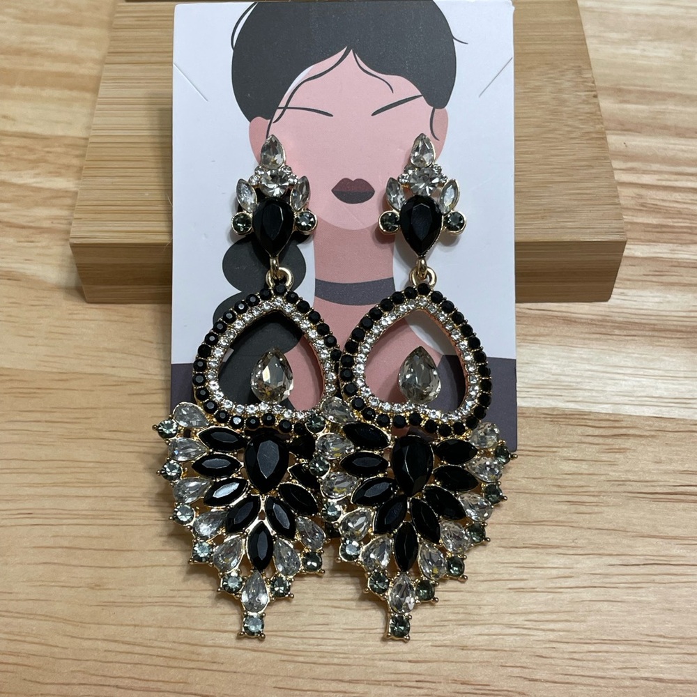 EARRINGS - Picture 11 of 14